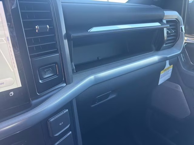 2025 Black Metallic Ford F-150 Lariat 4X4 Truck