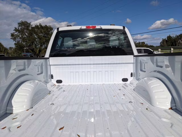 2026 Oxford White Ford Super Duty F-350 SRW XL 4X4 Truck