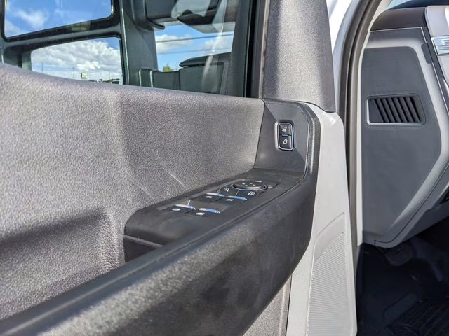 2026 Oxford White Ford Super Duty F-350 SRW XL 4X4 Truck