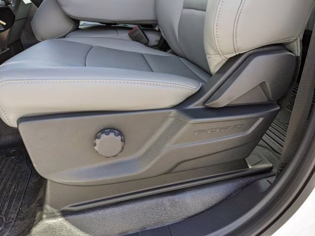 2026 Oxford White Ford Super Duty F-350 SRW XL 4X4 Truck