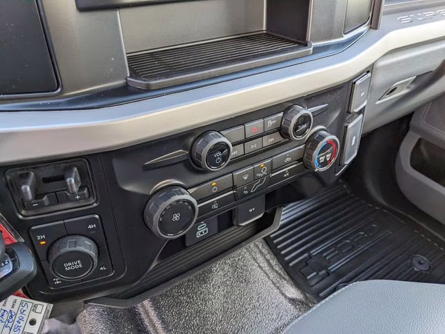 2026 Oxford White Ford Super Duty F-350 SRW XL 4X4 Truck