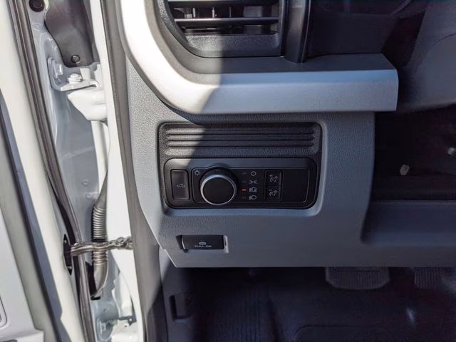 2026 Oxford White Ford Super Duty F-350 SRW XL 4X4 Truck