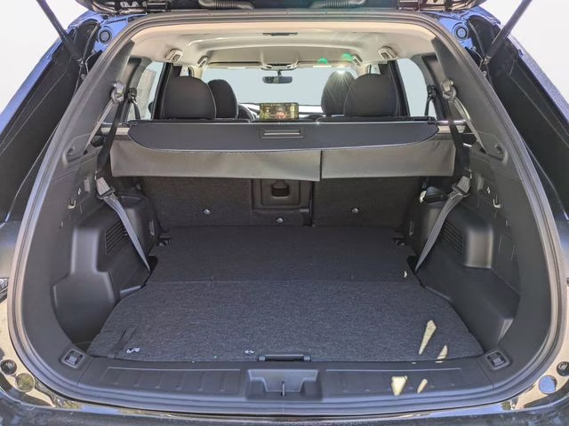 2026 Labrador Black Pearl Mitsubishi Outlander ES FWD SUV