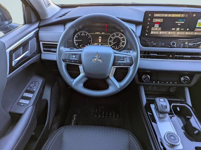 2026 Labrador Black Pearl Mitsubishi Outlander ES FWD SUV