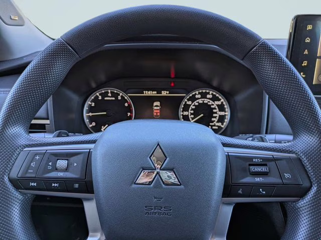 2026 Labrador Black Pearl Mitsubishi Outlander ES FWD SUV