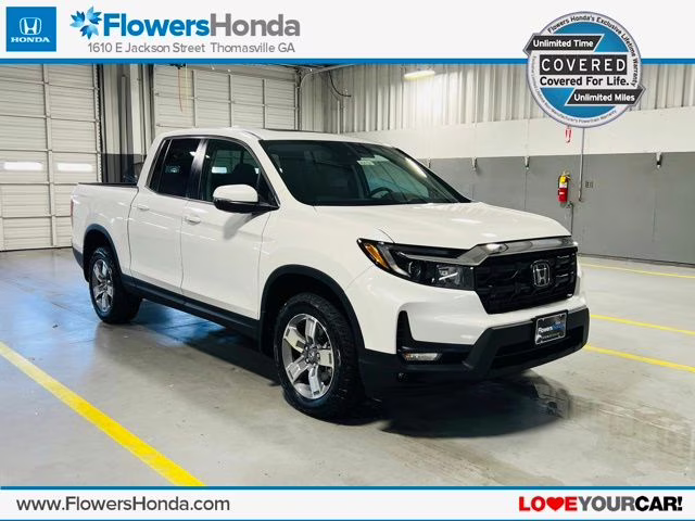 2026 Platinum White Honda Ridgeline RTL Truck