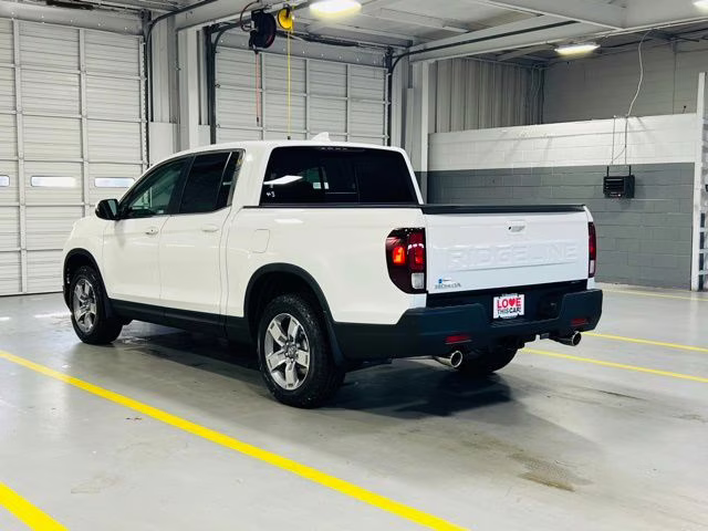 2026 Platinum White Honda Ridgeline RTL AWD Truck