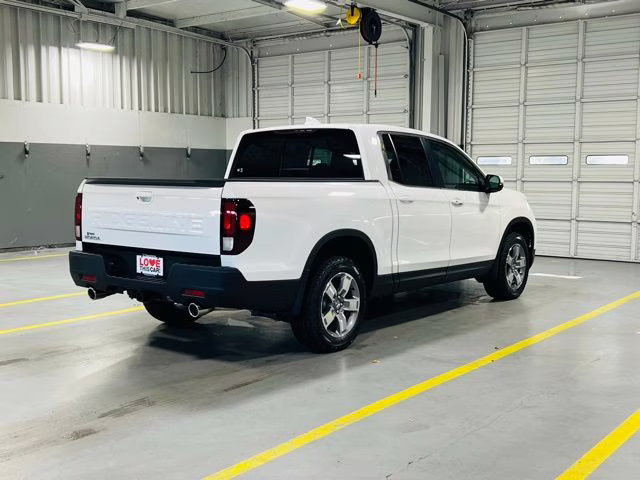 2026 Platinum White Honda Ridgeline RTL AWD Truck