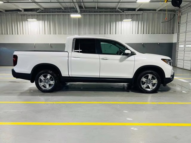2026 Platinum White Honda Ridgeline RTL AWD Truck
