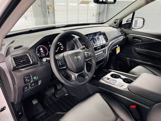 2026 Platinum White Honda Ridgeline RTL AWD Truck