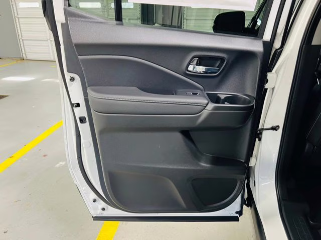 2026 Platinum White Honda Ridgeline RTL AWD Truck