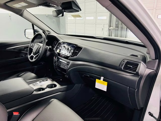 2026 Platinum White Honda Ridgeline RTL AWD Truck