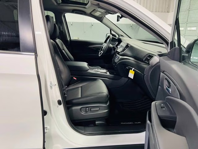 2026 Platinum White Honda Ridgeline RTL AWD Truck