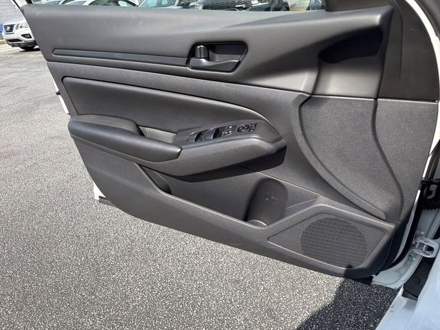 2025 Glacier White Nissan Altima 2.5 S FWD Sedan