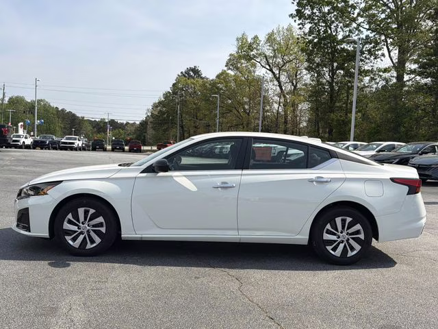 2025 Glacier White Nissan Altima 2.5 S FWD Sedan