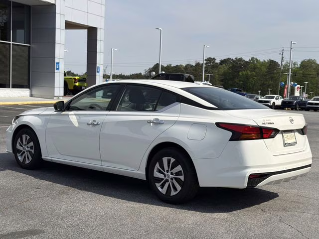 2025 Glacier White Nissan Altima 2.5 S FWD Sedan