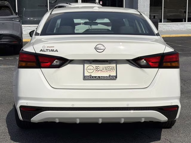 2025 Glacier White Nissan Altima 2.5 S FWD Sedan