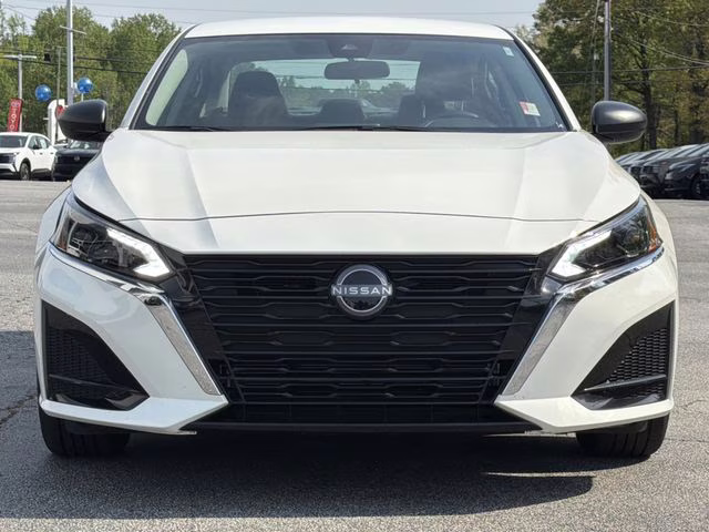2025 Glacier White Nissan Altima 2.5 S FWD Sedan