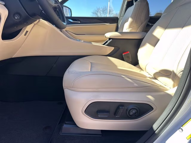 2026 Bright White Clearcoat Jeep Grand Cherokee Limited RWD SUV