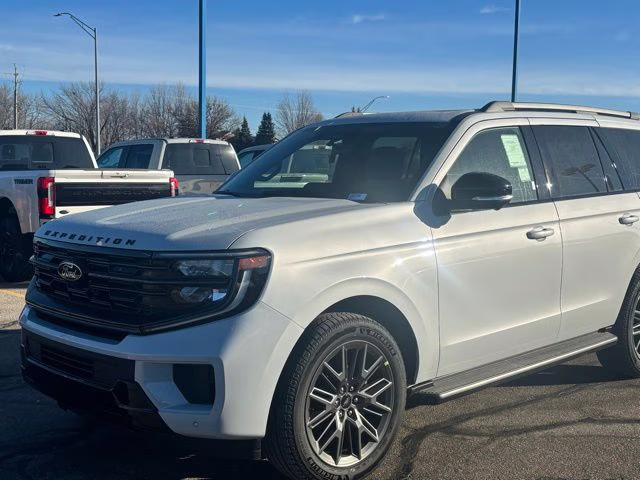 2026 Space Silver Metallic Ford Expedition Platinum 4X4 SUV