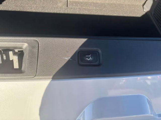 2026 Space Silver Metallic Ford Expedition Platinum 4X4 SUV