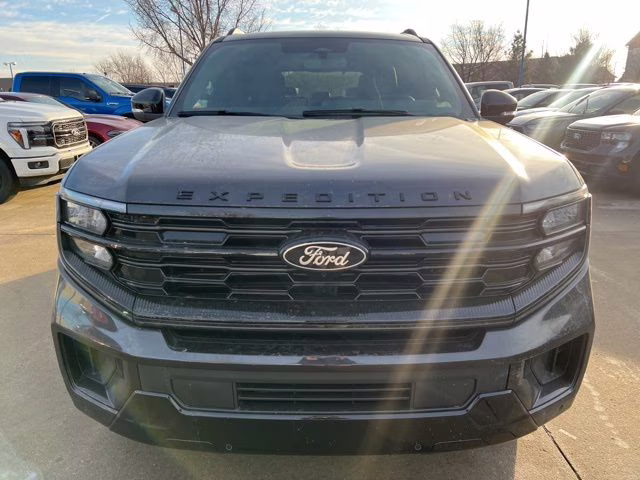 2026 Dark Matter Gray Metallic Ford Expedition Platinum 4X4 SUV