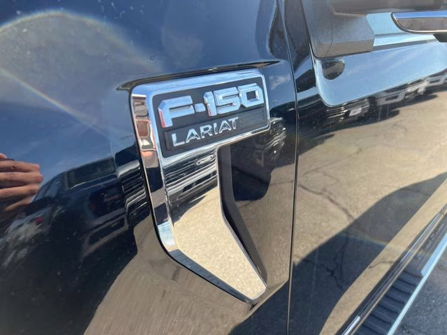 2025 Black Metallic Ford F-150 Lariat 4X4 Truck