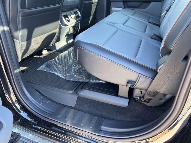 2025 Black Metallic Ford F-150 Lariat 4X4 Truck