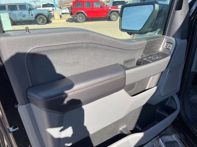 2025 Black Metallic Ford F-150 Lariat 4X4 Truck