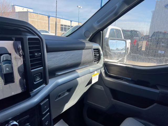 2025 Black Metallic Ford F-150 Lariat 4X4 Truck