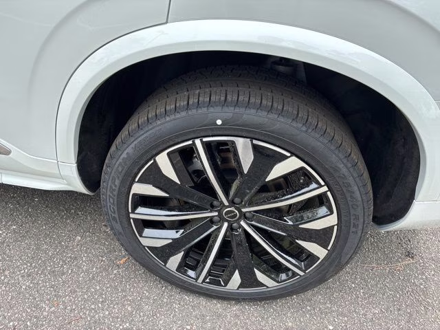 2026 Crystal White Volvo XC90 B6 Ultra 7-Seater AWD SUV