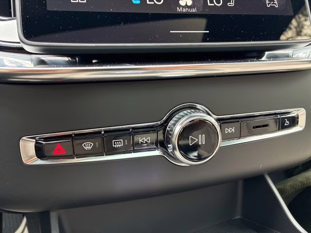 2026 Crystal White Volvo XC90 B6 Ultra 7-Seater AWD SUV