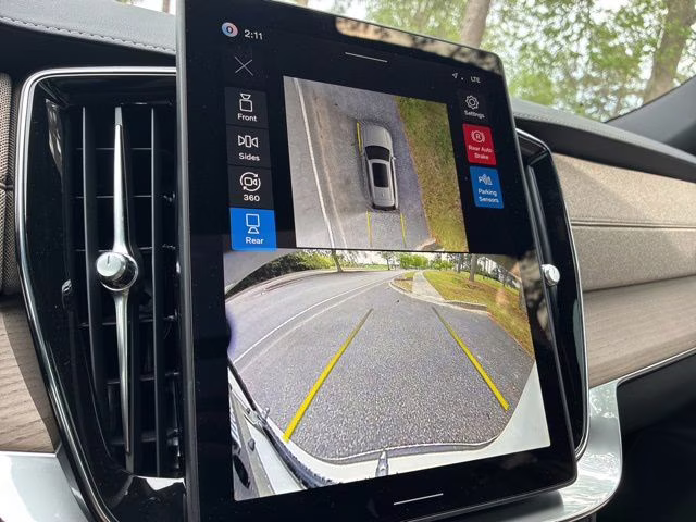 2026 Crystal White Volvo XC90 B6 Ultra 7-Seater AWD SUV