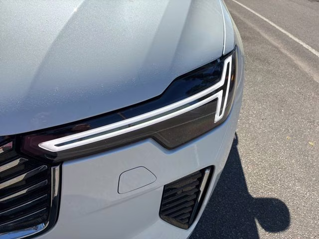 2026 Crystal White Volvo XC90 B6 Ultra 7-Seater AWD SUV