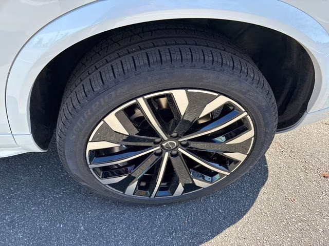 2026 Crystal White Volvo XC90 B6 Ultra 7-Seater AWD SUV