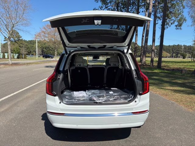 2026 Crystal White Volvo XC90 B6 Ultra 7-Seater AWD SUV