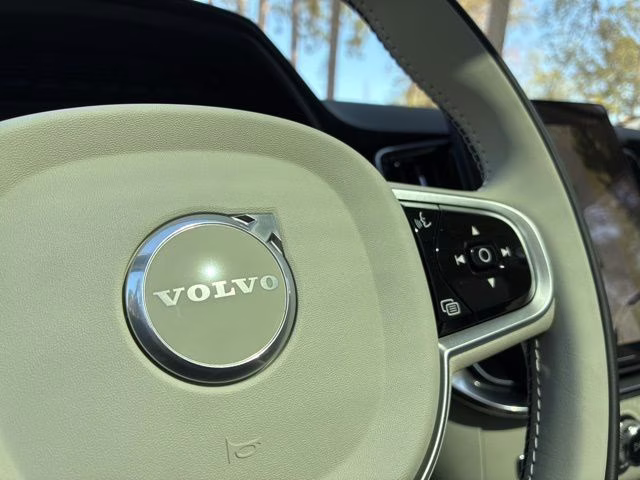 2026 Crystal White Volvo XC90 B6 Ultra 7-Seater AWD SUV