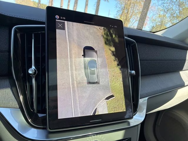 2026 Crystal White Volvo XC90 B6 Ultra 7-Seater AWD SUV