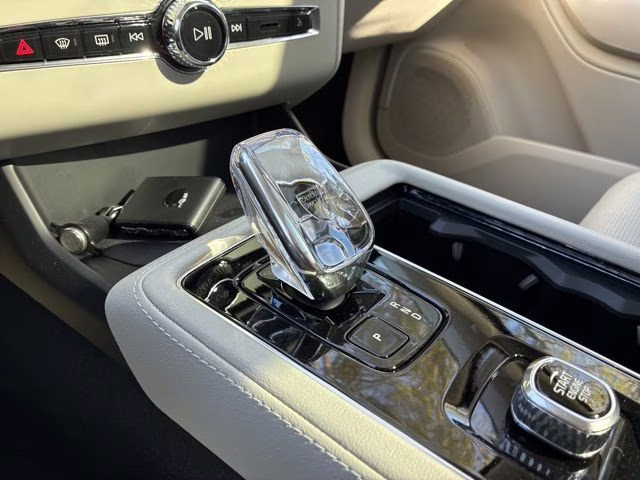 2026 Crystal White Volvo XC90 B6 Ultra 7-Seater AWD SUV