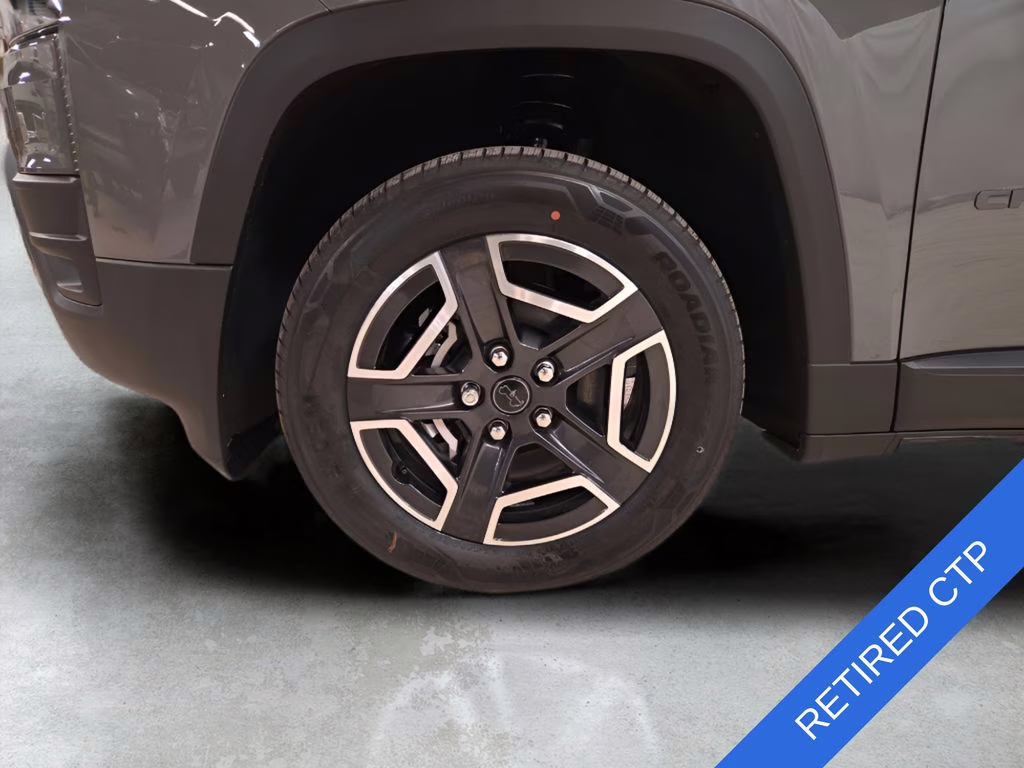 2026 sting-gray clearcoat Jeep Cherokee Laredo 4X4 SUV