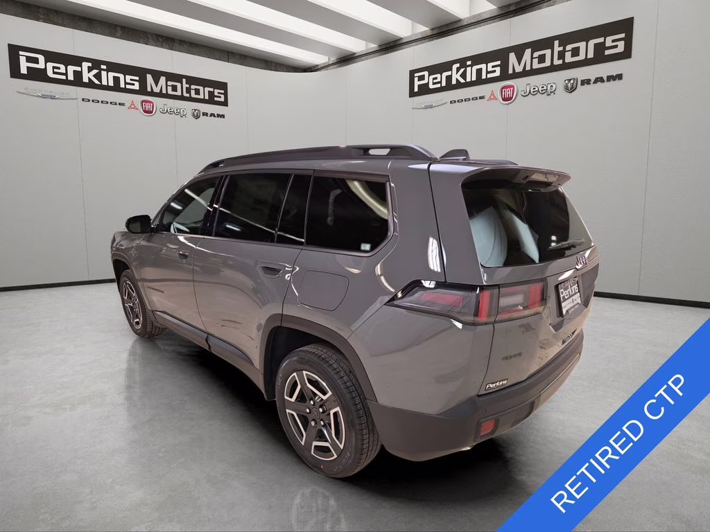2026 sting-gray clearcoat Jeep Cherokee Laredo 4X4 SUV