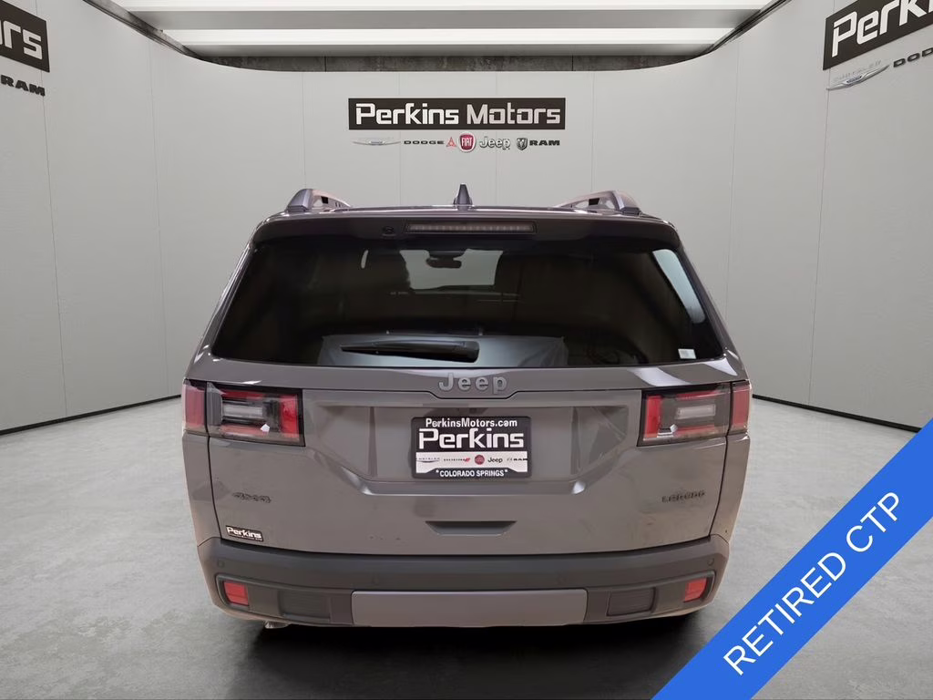 2026 sting-gray clearcoat Jeep Cherokee Laredo 4X4 SUV