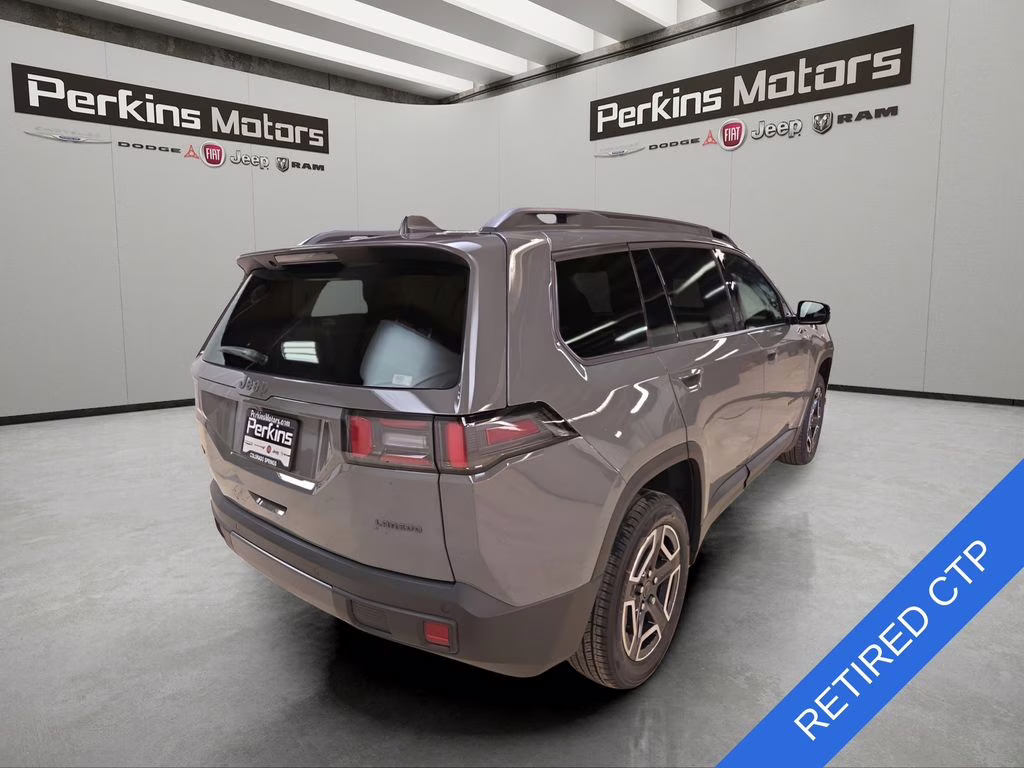 2026 sting-gray clearcoat Jeep Cherokee Laredo 4X4 SUV
