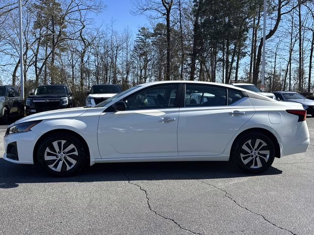 2025 Glacier White Nissan Altima 2.5 S FWD Sedan