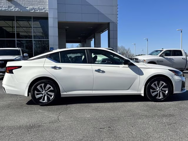 2025 Glacier White Nissan Altima 2.5 S FWD Sedan