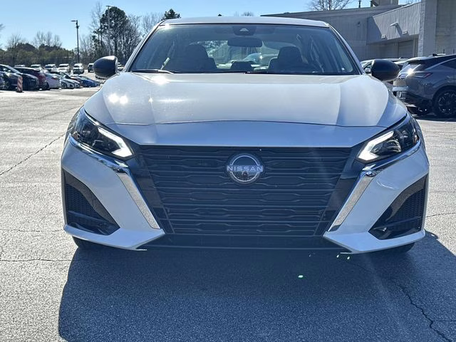 2025 Glacier White Nissan Altima 2.5 S FWD Sedan