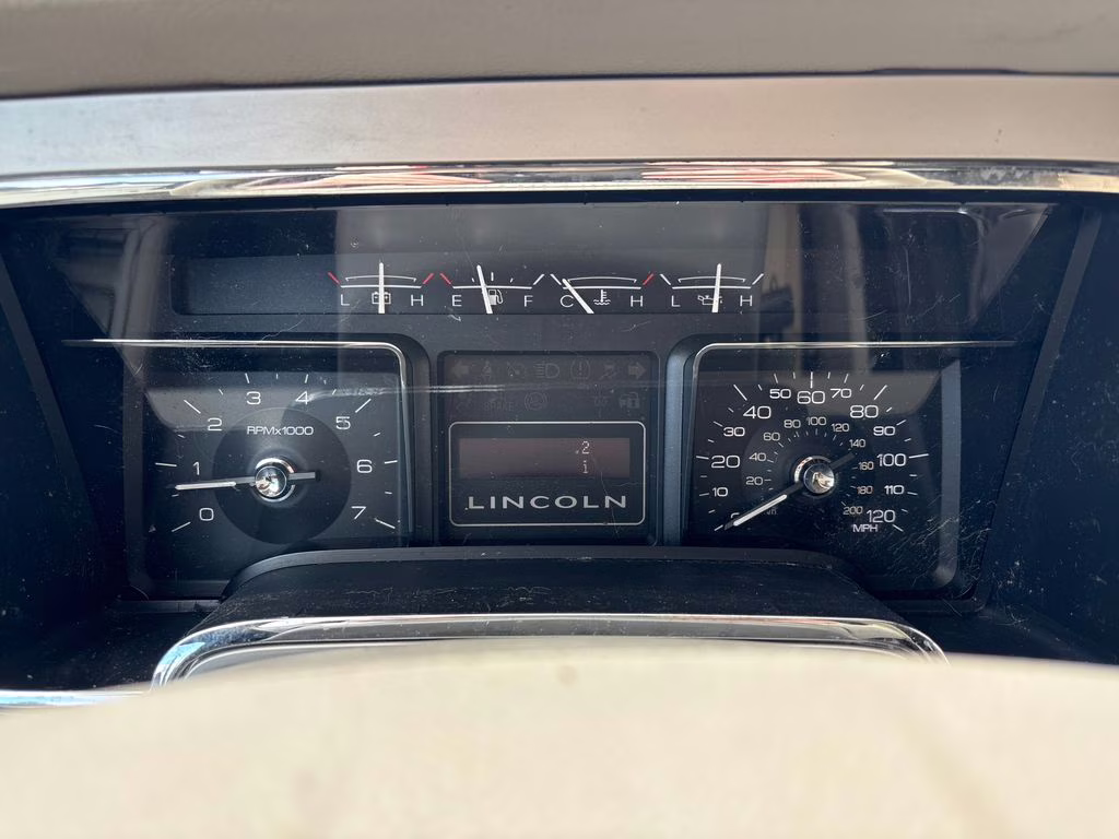 2009 Black Pearl Slate Clearcoat Metallic Lincoln Navigator Base RWD SUV