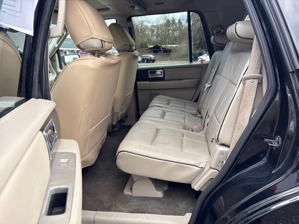 2009 Black Pearl Slate Clearcoat Metallic Lincoln Navigator Base RWD SUV