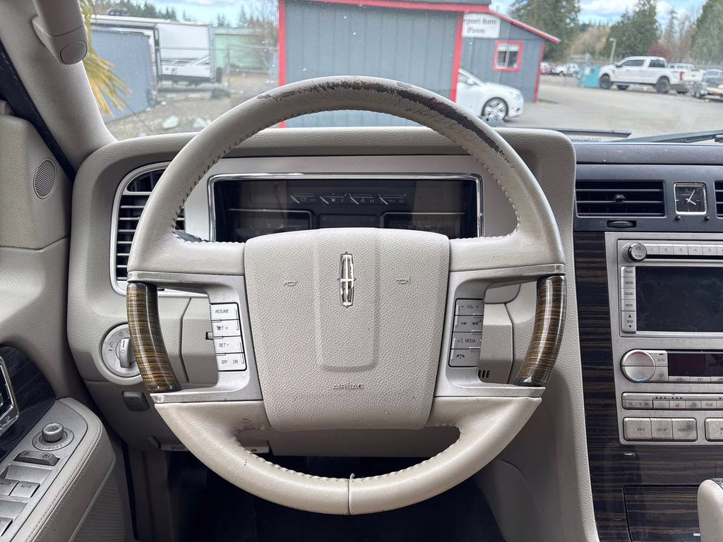 2009 Black Pearl Slate Clearcoat Metallic Lincoln Navigator Base RWD SUV