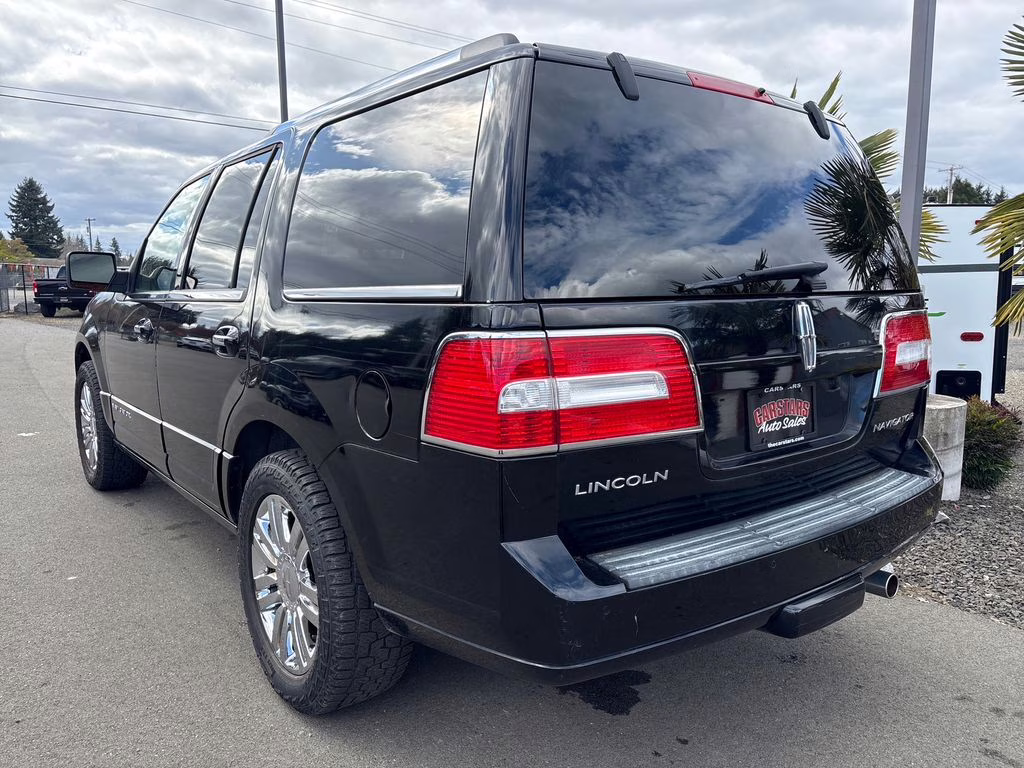 2009 Black Pearl Slate Clearcoat Metallic Lincoln Navigator Base RWD SUV